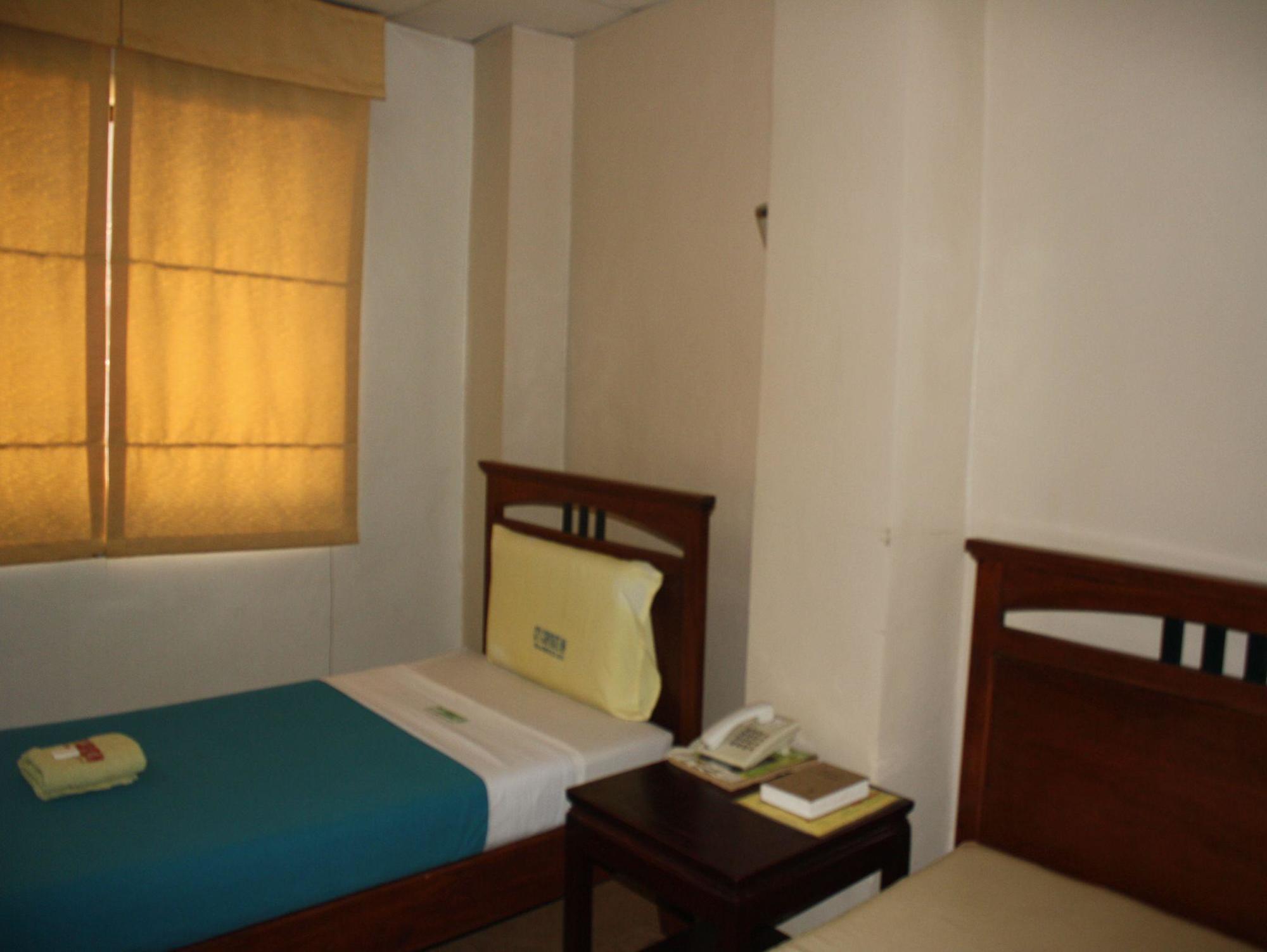 City Corporate Inn Iloilo Zewnętrze zdjęcie