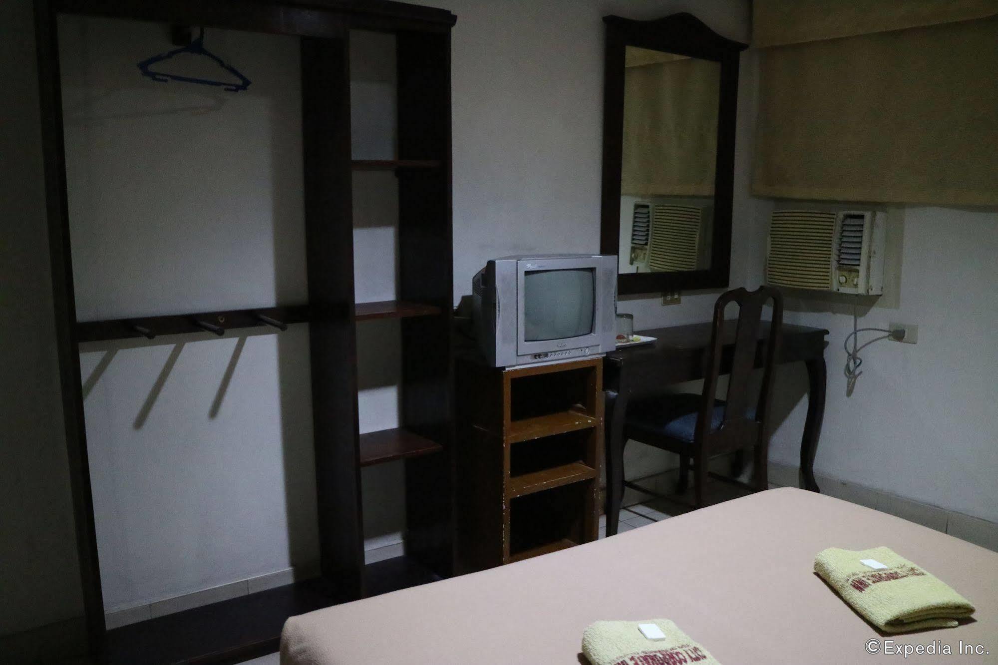 City Corporate Inn Iloilo Zewnętrze zdjęcie