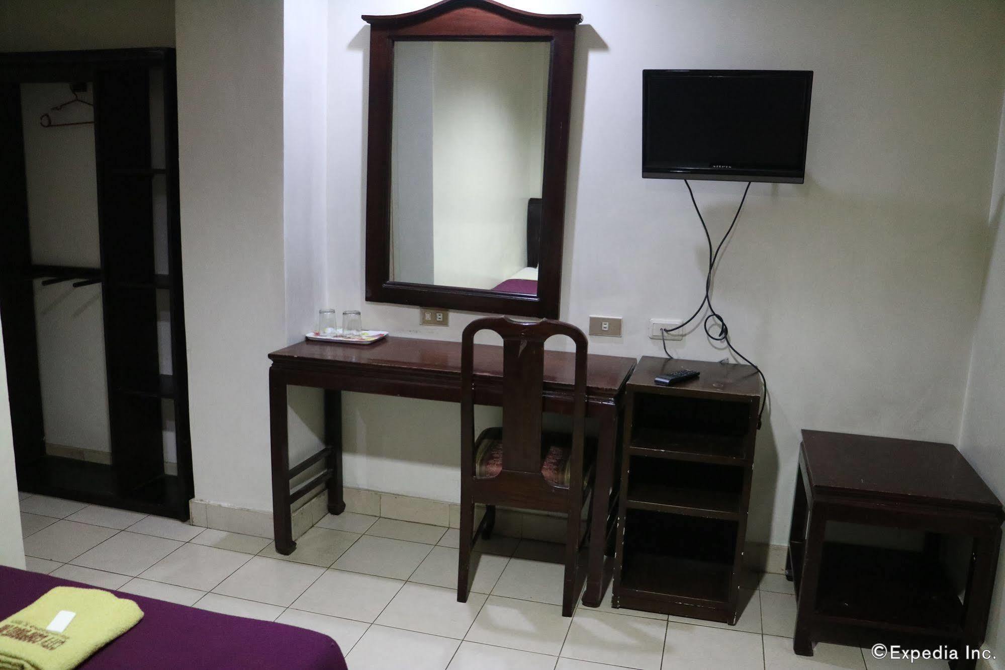 City Corporate Inn Iloilo Zewnętrze zdjęcie