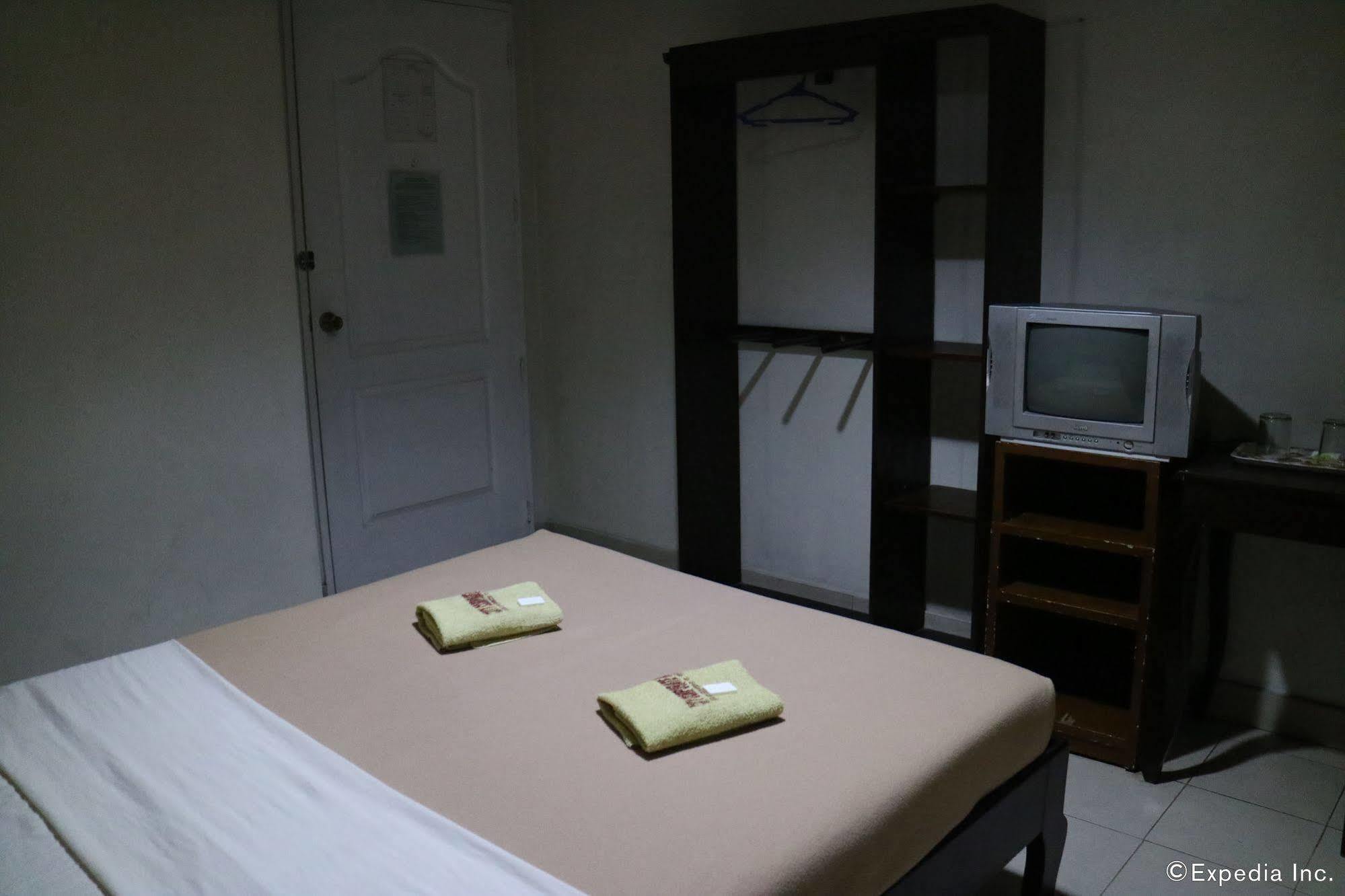 City Corporate Inn Iloilo Zewnętrze zdjęcie